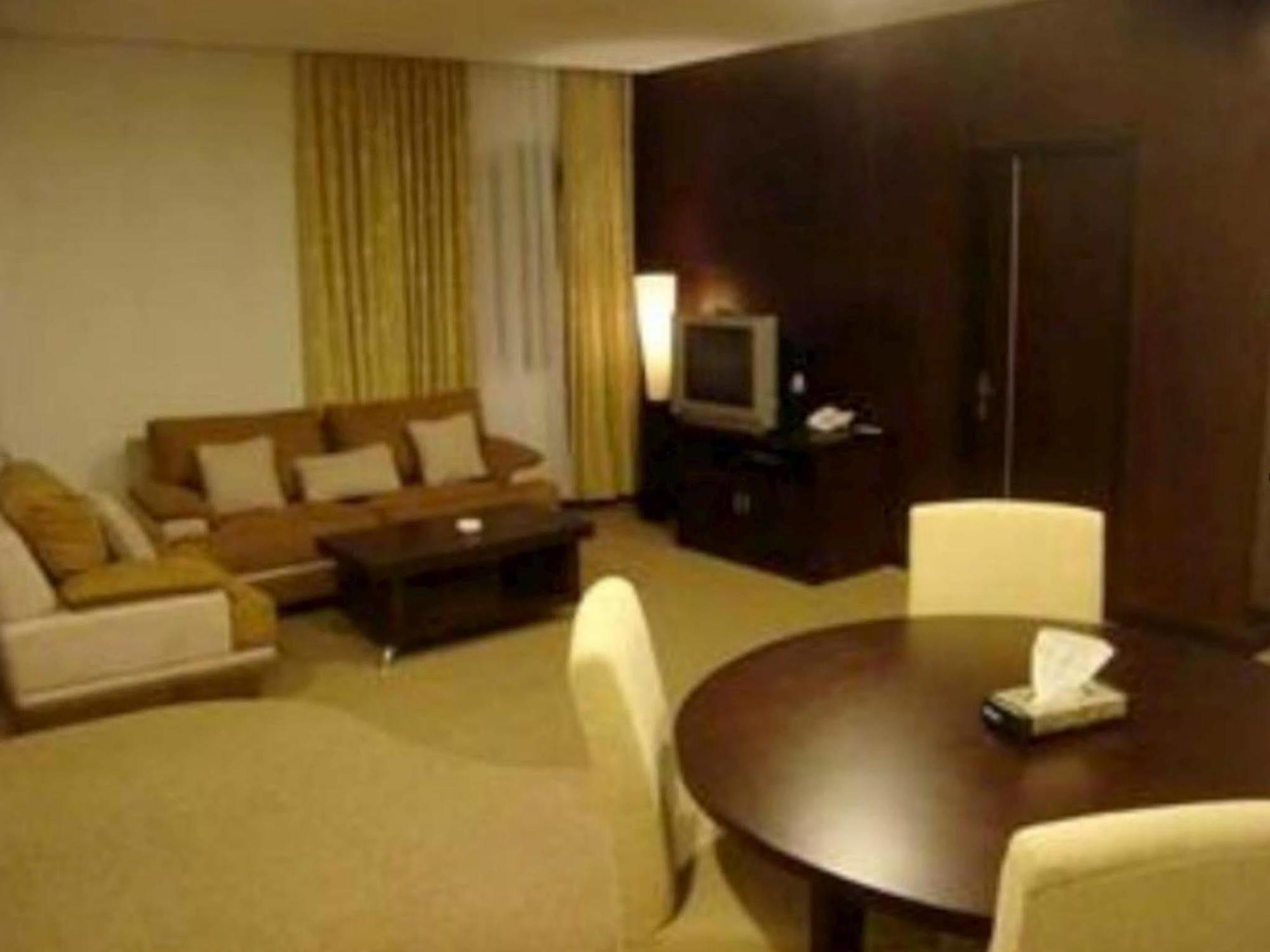 Plaza Inn Kendari Exterior foto